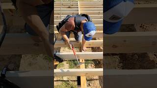 JUMPERS BETWEEN Joists  Correct Installation framehouse carpentry [upl. by Ollayos714]