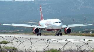 Landing vliegtuig vanuit de bergen op vliegveld Samos [upl. by Hcir]