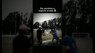 Ele escolheu o esporte errado ☠️ [upl. by Hayila]