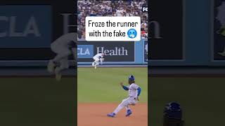 Froze the runner with the fake🥶 shortsviral baseball mlb doegers [upl. by Thetis]