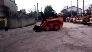 MINIPALA SKID LOADER FIAT HITACHI SL 55 B wwwcomagiit [upl. by Pitarys994]