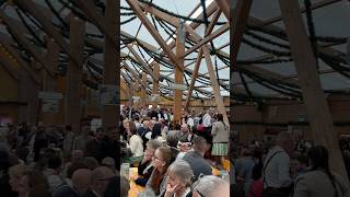 Wie viel kostet ein Tisch auf dem Oktoberfest  Oktoberfest in München 2024 [upl. by Port]