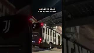 NAPOLI JUVE accoglienza infuocata per i bianconeri al Maradona la reazione dei tifosi azzurri 😳🤬 [upl. by Shelagh]