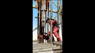 Derrickman Tripping Pipe rig oil oilfieldtrash drilling tripping oilfieldtrash oilfield [upl. by Nosrac]