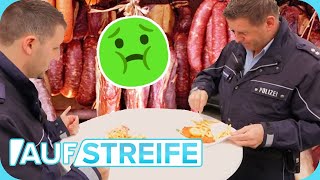 EKELWurst Polizisten entgehen nur knapp einer Lebensmittelvergiftung  Auf Streife  SAT1 [upl. by Amsab]