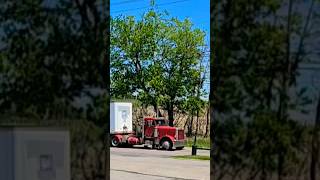 Straight Pipe Peterbilt 379 Climbing a hill in NW Pennsylvania truck peterbilt trucking [upl. by Mcmurry]