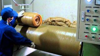 Milling to soften raw rubber and mix dry ingredients into the compound [upl. by Kier951]