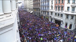 Marcha en Barcelona a favor de la acogida de refugiados [upl. by Grory13]