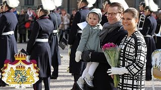 Kronprinsessans namnsdag firas på Kungliga slottet  2014 [upl. by Adamo]