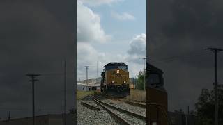 WORLD FAMOUS RAILFAN SPOT CSX train takes the connection at Deshler Ohio shorts fyp csx rail [upl. by Arrotal]