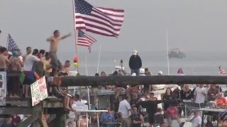 Joe quotRockyquot Stalline wins Gloucester Greasy Pole Saturday 2009 [upl. by Nhguahs]