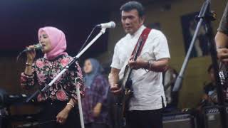 duet cici paramida rhoma irama lagu pertemuan konser malang jawa timur 7 okt 2017 [upl. by Garbers]