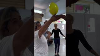 Treino com balão para idosos [upl. by Tnarud]