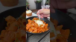 SPICY RIGATONI ALLA VODKA 😍🤤 longisland foodie pasta sauce foodlover [upl. by Esej]