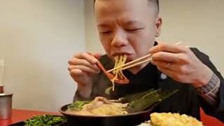 Japanese Ramen Eating Seasons with The Big Eater  oishii desu [upl. by Erodoeht]