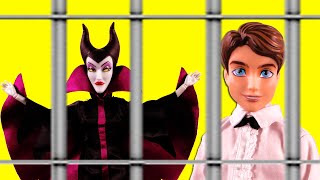 Descendants Ben Kidnapped by Evil Ben With Wicked World Mal amp Evie Frozen Elsa Maleficent Part 2 [upl. by Ermentrude664]