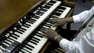 Hammond B3 Gospel Demo quotChicagoquot American Music World [upl. by Bourgeois]