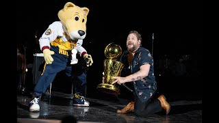 Nathaniel Rateliff amp The Night Sweats Joined by Denver Nuggets Mascot Rocky On Stage at Red Rocks [upl. by Haneehs]