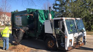 Custom Leaf Vacuum Truck Waste Management Mack LE McNeilus MA [upl. by Young]