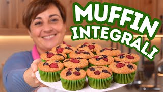 MUFFIN INTEGRALI AI FRUTTI DI BOSCO Ricetta Facile  Fatto in Casa da Benedetta [upl. by Chenee151]