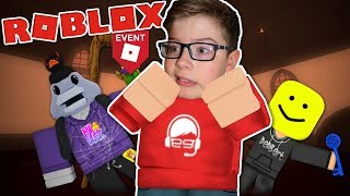 Can we ESCAPE the HAUNTED HOUSE  Roblox Hallows Eve Event [upl. by Gratiana]