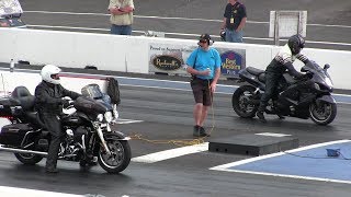 The difference between Harley Davidson and Hayabusa  drag race [upl. by Wanyen971]