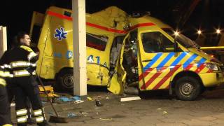 Ernstig gewonde bij ongeval met ambulance [upl. by Ikkela]