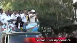 Salman Khan campaigns for politician Baba Siddiqui [upl. by Aro]