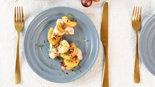 Recette – Noix de SaintJacques chips de panais et purée de topinambours  Colruyt [upl. by Chuah]