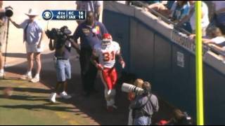 Priest Holmes  28 YD TD Catch amp Run  Gonzales Great Blocks [upl. by Hairem778]