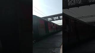 Vadnagar Valsad Intercity Express train vandebharatexpressspeed publictransport [upl. by Ainslee]