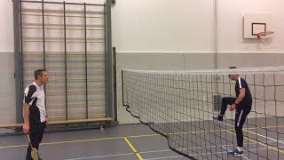 Gymles Badminton 2 ‘tussen de benen’ [upl. by Ruscio]