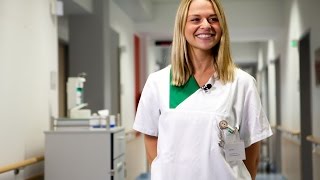 Ausbildung Gesundheits und Krankenpflege – Unterwegs mit Julia [upl. by Akilak]