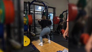 Her leggings ripped while squatting [upl. by Anny]