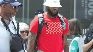 JO2024 quotLeBron James cest mon idolequot léquipe américaine de basket est arrivée à Lille  AFP [upl. by Blumenthal62]