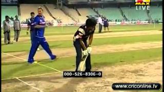 Shahrukh Khan playing cricketflv [upl. by Eixirt]