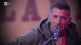 Francesco Gabbani canta quotBocca di Rosaquot  Che tempo che fa 11022018 [upl. by Naitsyrk343]