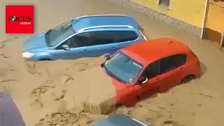 „Hier wird alles weggespült“  Schlammlawine schiebt Autos durch Gondelsheim [upl. by Yank]