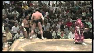 日馬富士 × 大砂嵐 2015514 大相撲夏場所 ５日目 ハイライト [upl. by Yr]