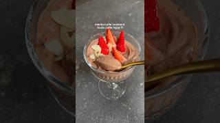 La mousse au chocolat healthy amp protéinée  crashtest 🍫🍓 [upl. by Harwill137]