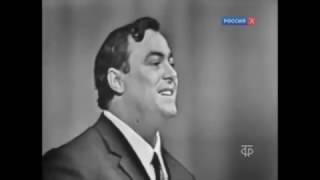 Pavarotti  quotQuesta O Quellaquot from Verdis quotRigolettoquot 1964 Moscow [upl. by Amian]