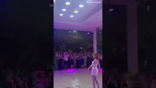 Elçin Sangu kuzeninin düğününde çerkes dansı [upl. by Hgiel150]