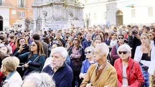 Contro la mattanza dei giovani i cittadini in piazza [upl. by Eicnan]