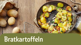 Perfekte Bratkartoffeln mit Speck und Zwiebeln 🥔🥓  REWE Deine Küche [upl. by Sirotek]