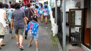 2012728安居山２区納涼祭 子供みこしスタート [upl. by Adao]