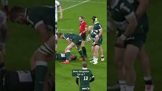 TOP 14  J16 Quand larbitre croise la route dun avant lancé [upl. by Aitsirk]