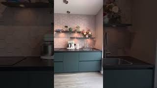 Stijlvolle witte keuken met natuurlijke touch ✨ keukens interiordesign droomkeuken [upl. by Questa743]