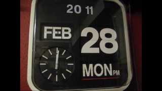 Automatic ClockFlip Calendar [upl. by Ennaeus]