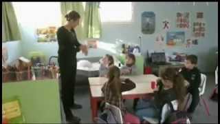 À lécole maternelle avec la montre Pam Tim [upl. by Ylrrad]