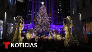 Así fue el encendido del gigantesco árbol de Navidad del Rockefeller Center  Noticias Telemundo [upl. by Klement]